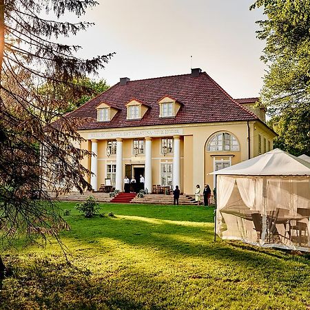Palac Bazantarnia Пщина Экстерьер фото